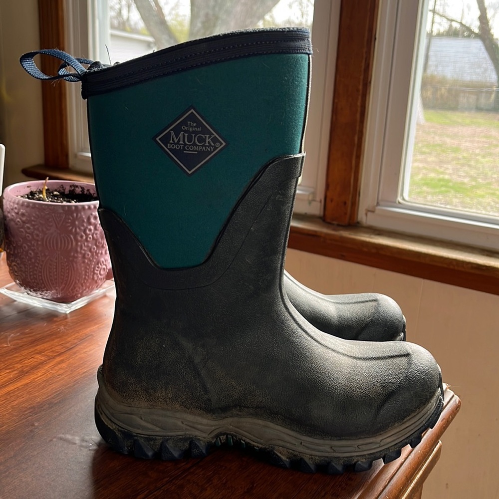 Women’s Muck Boots - Size 5